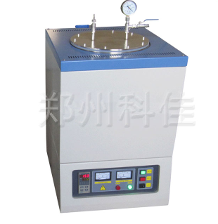 比较常用的小型井式坩埚炉